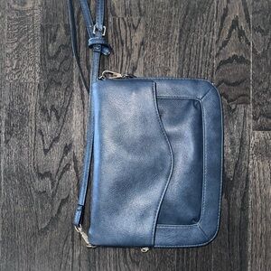 Elegant Blue Crossbody Bag